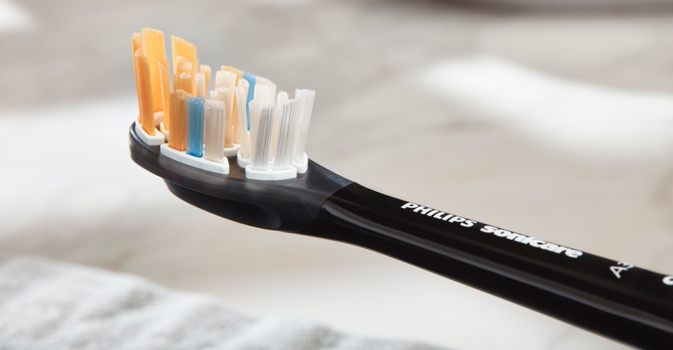 Nahaufnahme des Philips Sonicare A3 Premium All-in-One B&uuml;rstenkopfs.
