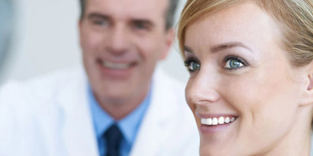 Wie bekommt man wei&szlig;e Z&auml;hne 