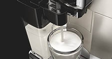 Obtenez le caf&eacute; parfait en ajoutant du lait